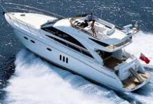 Luxury Yacht in Mumbai